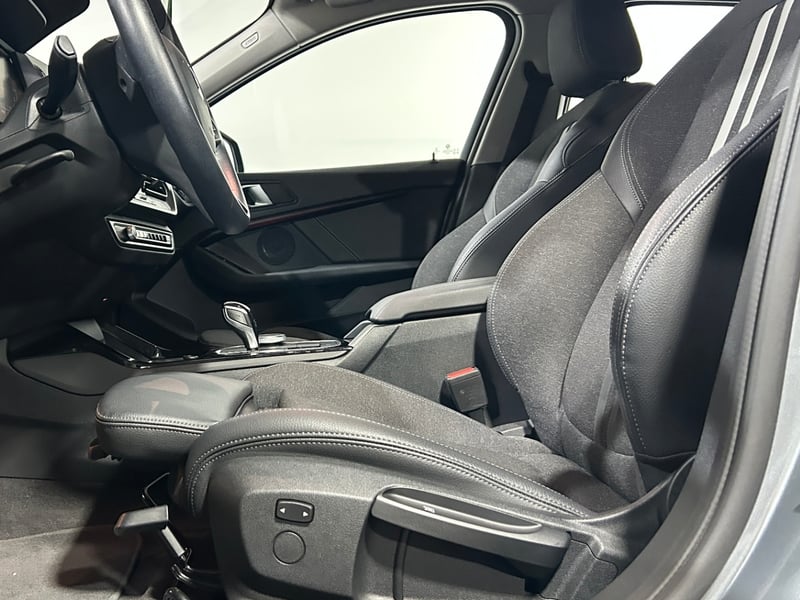 BMW 118 2023 - Imagen 10 de 15