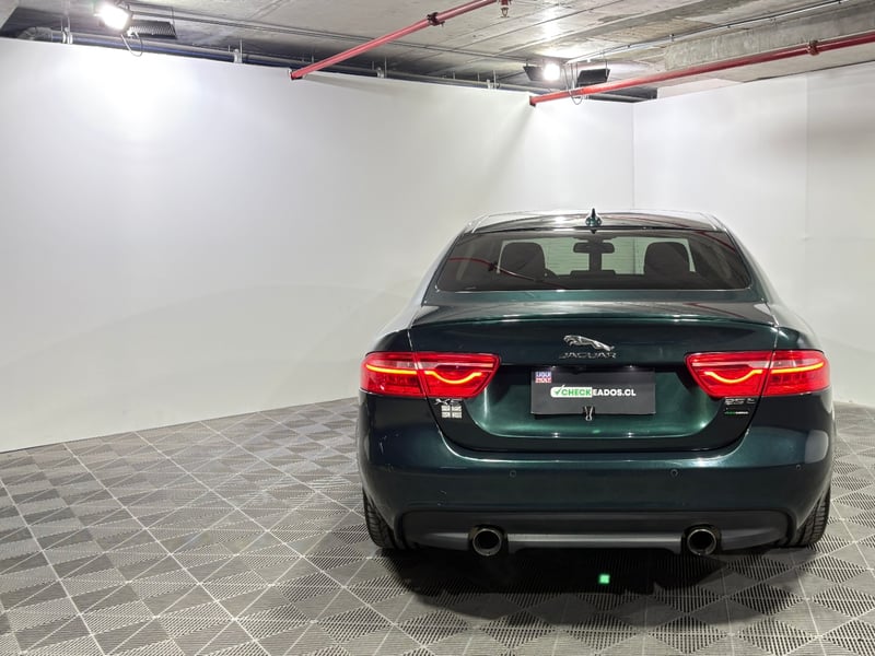 Jaguar XE 2017 - Imagen 8 de 15