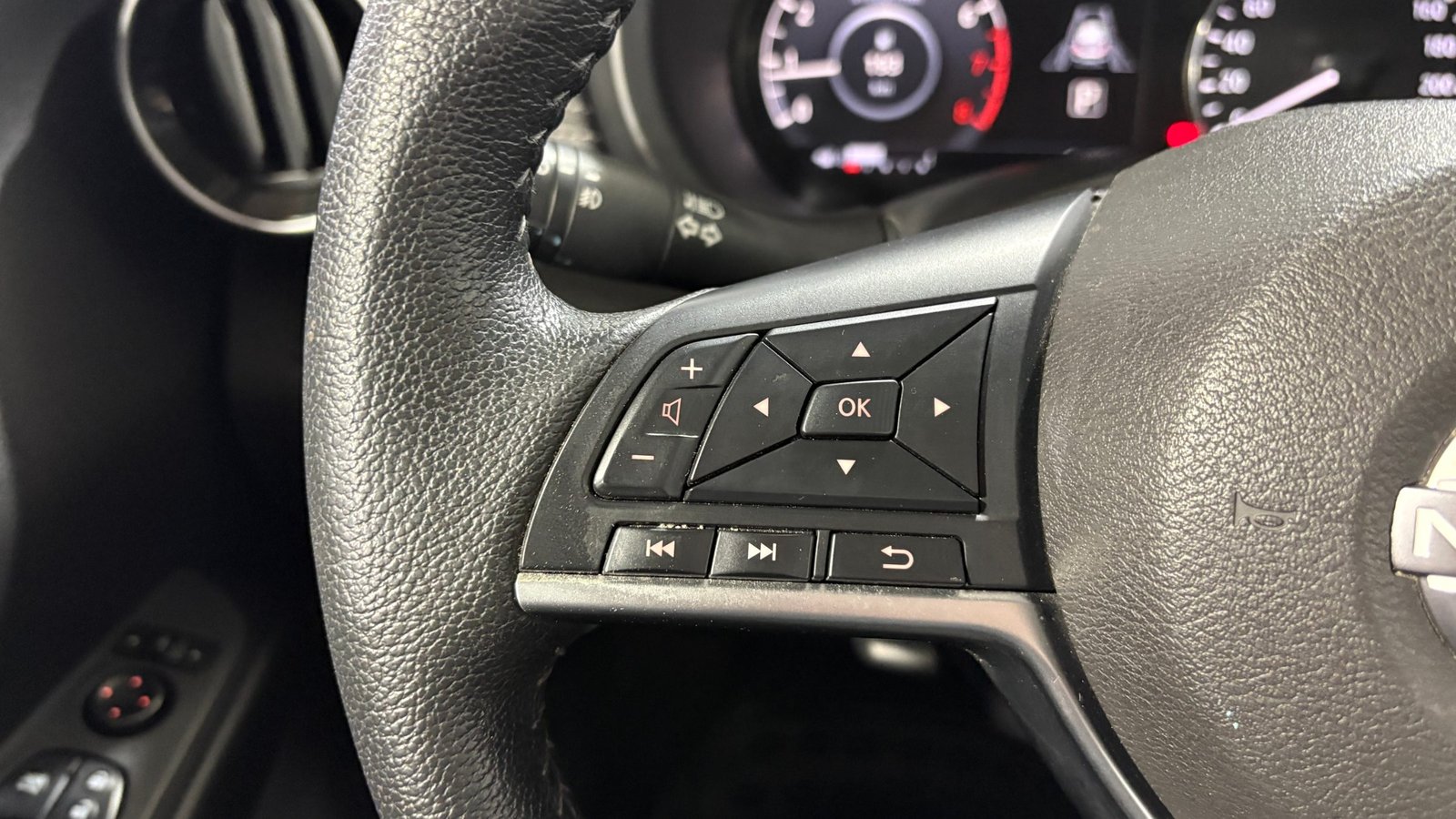 Nissan KICKS 2023 - Imagen 14 de 15