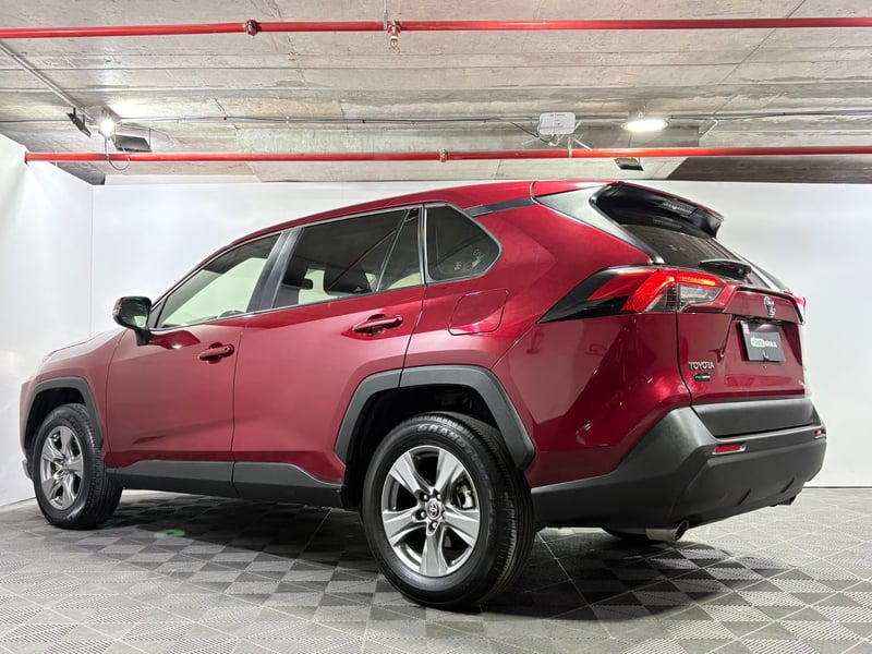 Toyota RAV4 2023 - Imagen 5 de 15