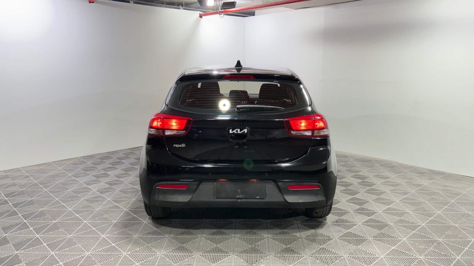 Kia RIO 5 2023 - Imagen 8 de 15