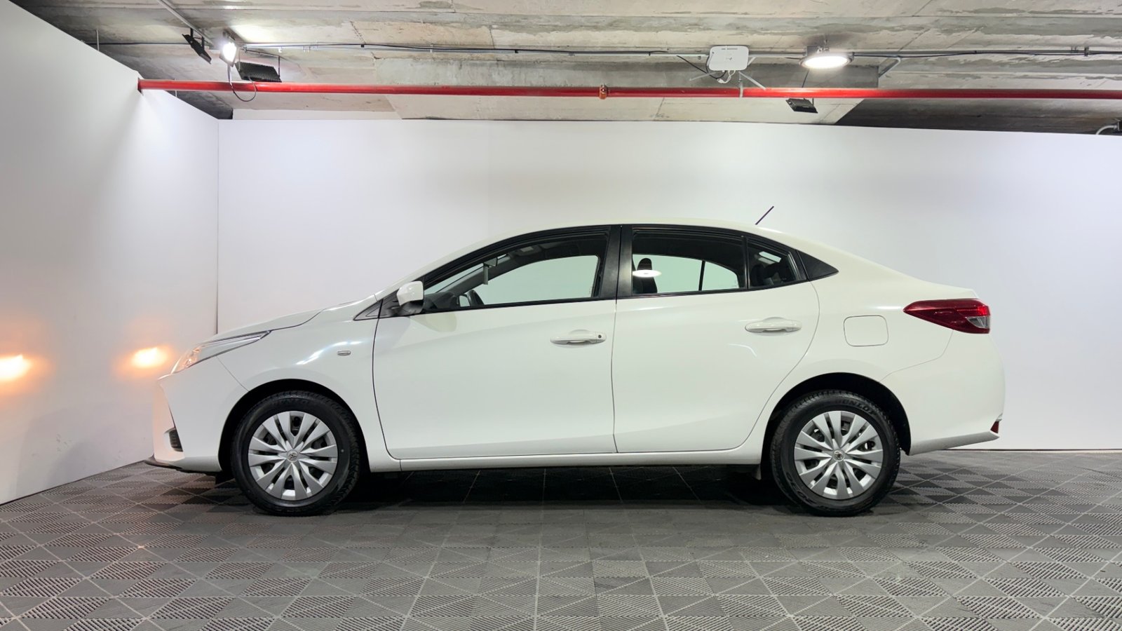Toyota YARIS 2022 - Imagen 4 de 15