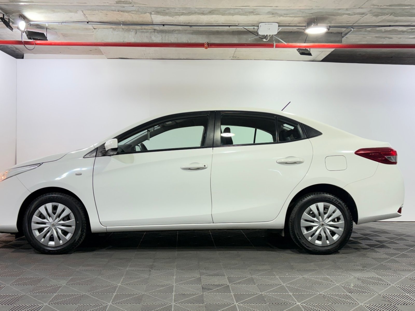 Toyota YARIS 2022 - Foto 4 de 15