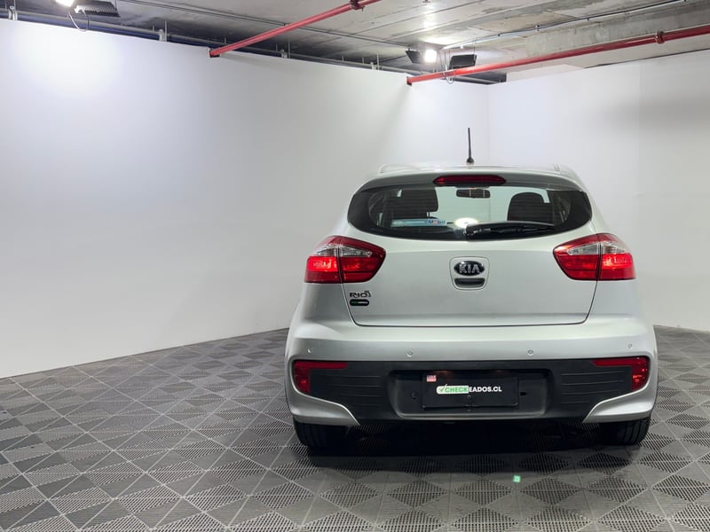 Kia RIO 5 2017 - Imagen 8 de 15