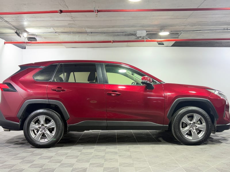 Toyota RAV4 2023 - Imagen 6 de 15