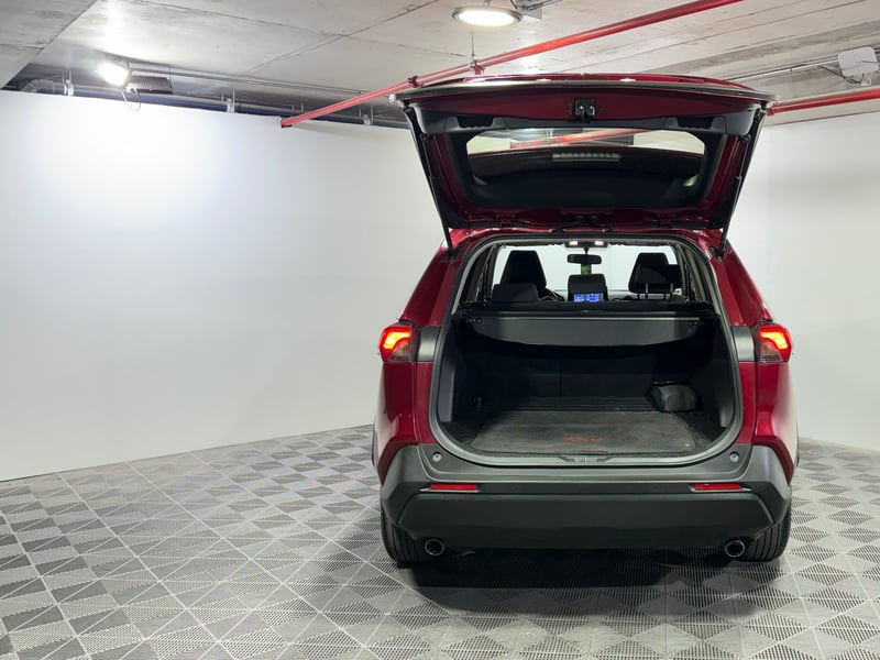 Toyota RAV4 2023 - Imagen 9 de 15