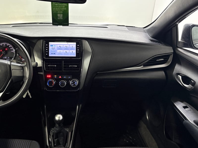 Toyota YARIS 2024 - Imagen 12 de 15