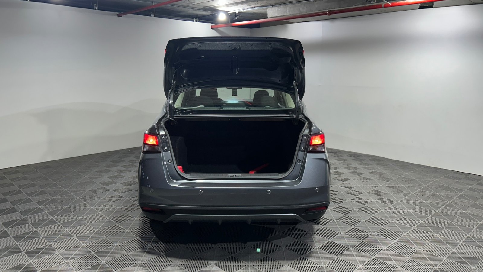 Nissan VERSA 2023 - Imagen 9 de 15