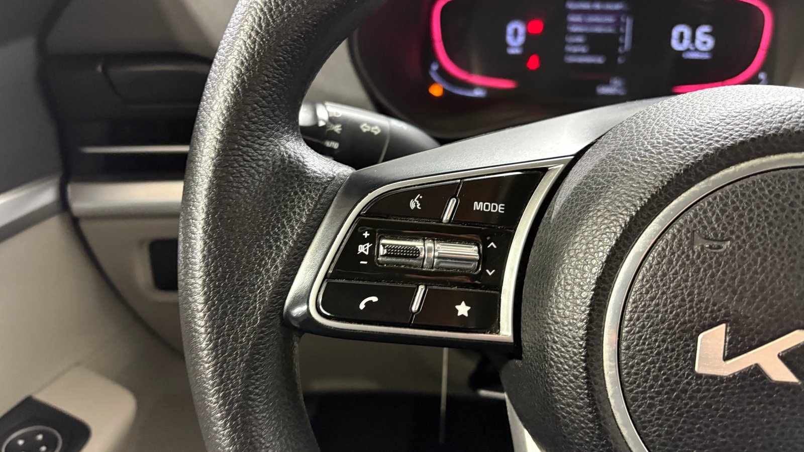 Kia CARENS 2023 - Imagen 15 de 15
