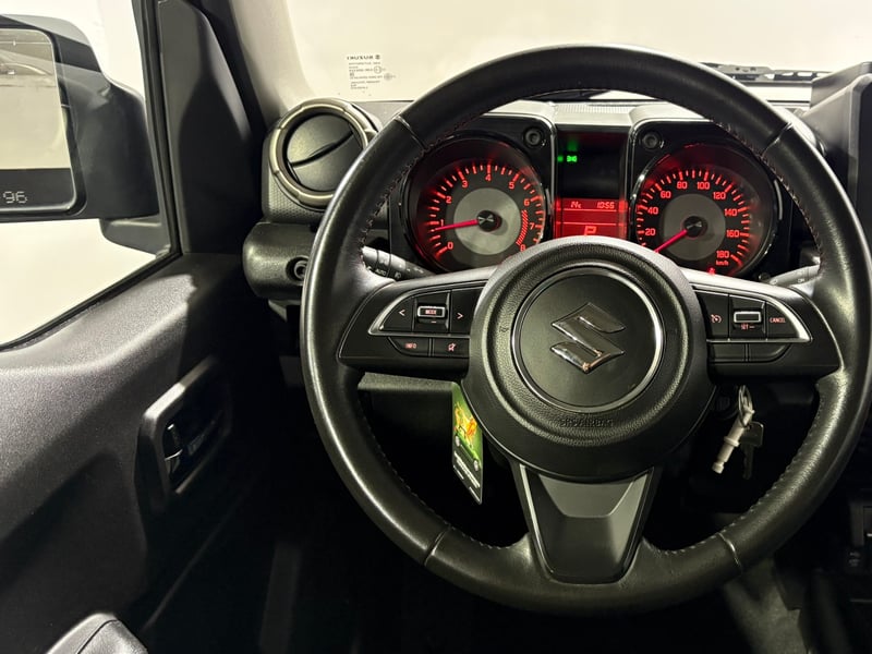 Suzuki JIMNY 2023 - Imagen 13 de 15