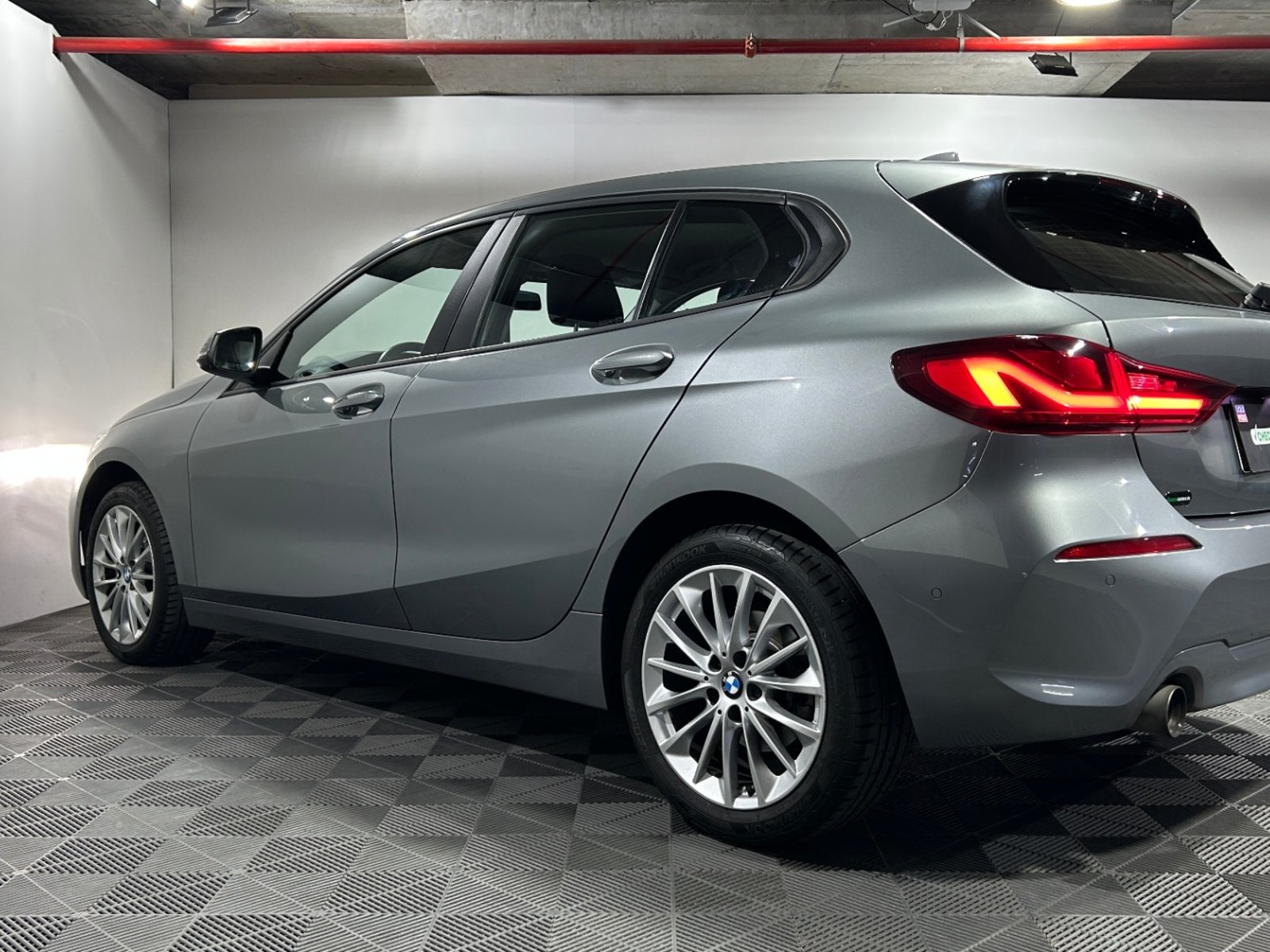 BMW 118 2023 - Foto 5 de 15