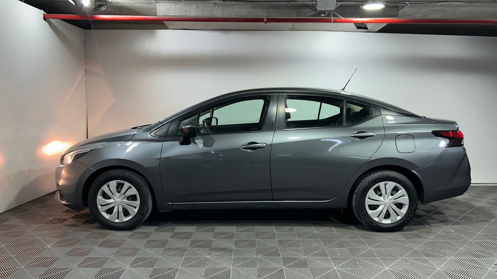 Nissan VERSA 2023 - Imagen 4 de 15