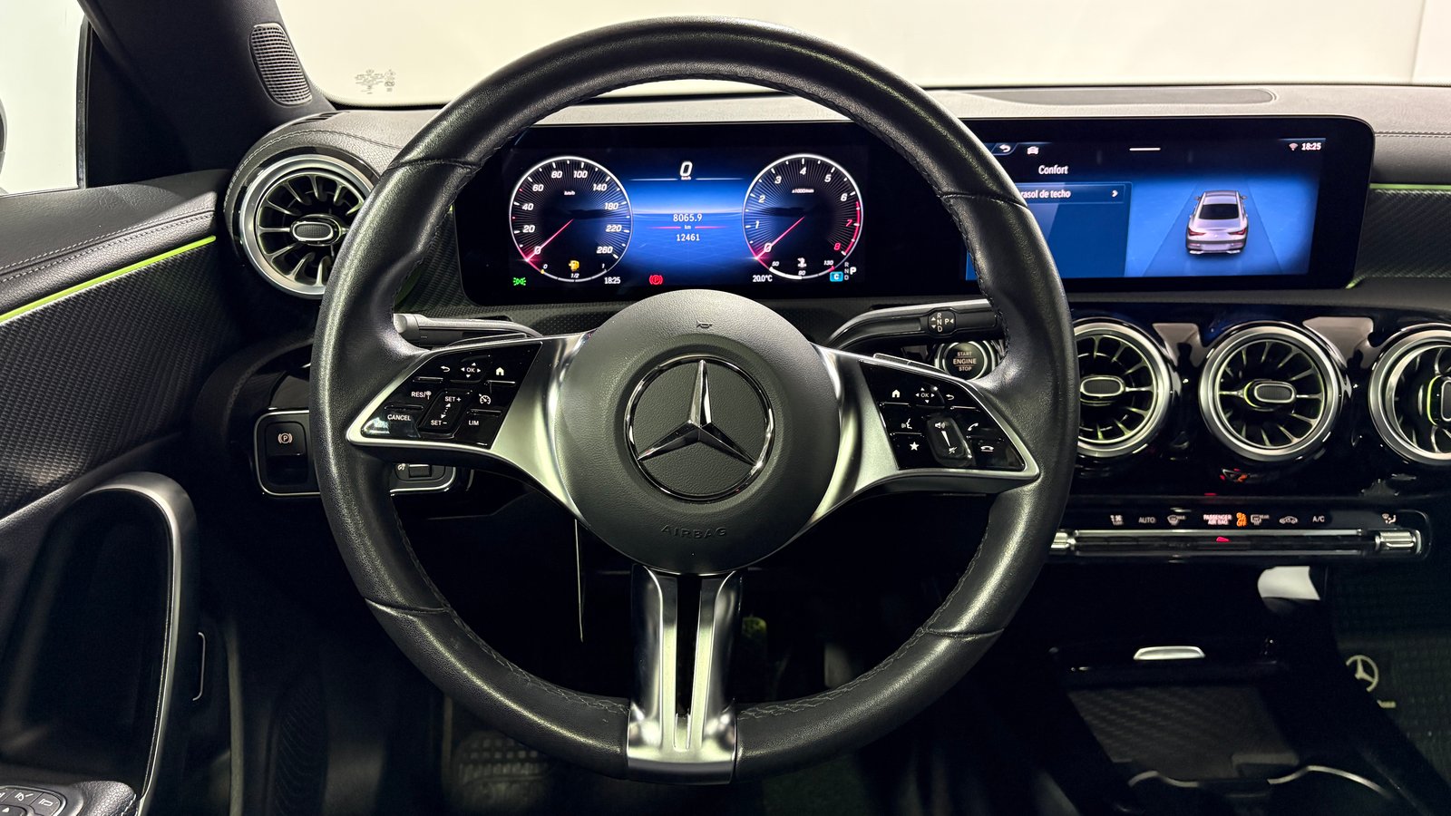 Mercedes-Benz CLA200 2025 - Imagen 13 de 15