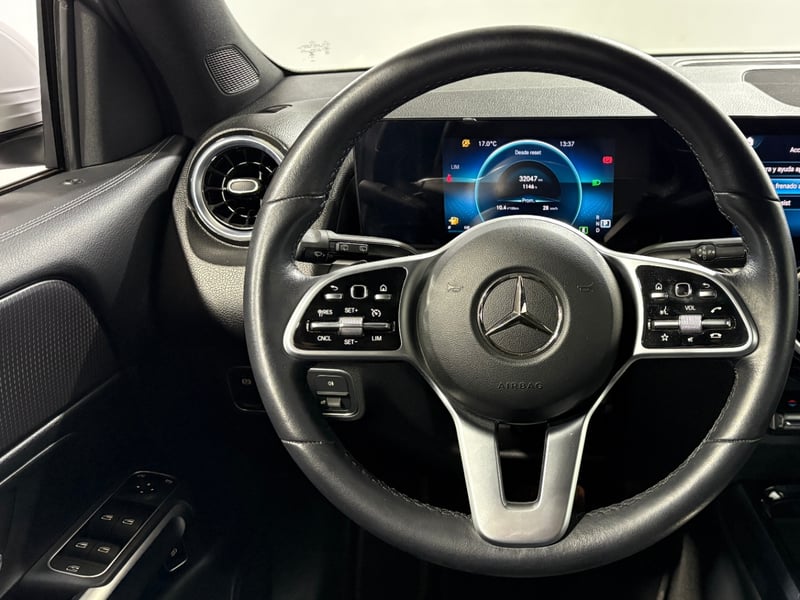 Mercedes-Benz GLB200 2023 - Imagen 13 de 15