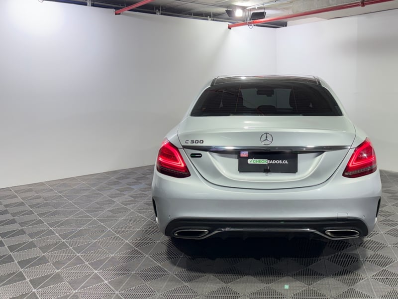 Mercedes-Benz C300 2019 - Imagen 8 de 15