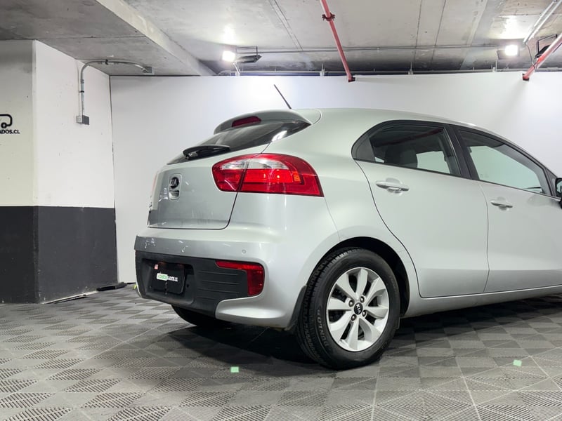 Kia RIO 5 2017 - Imagen 7 de 15