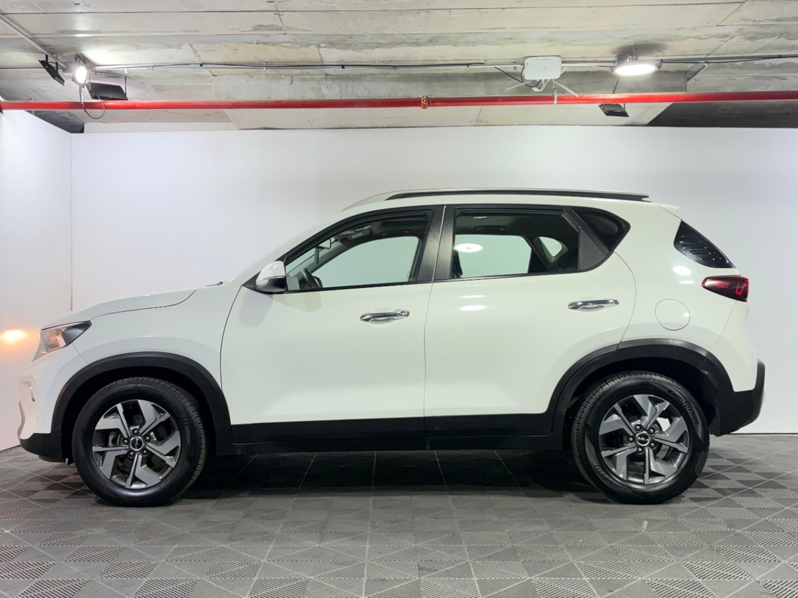 Kia SONET 2022 - Foto 4 de 15