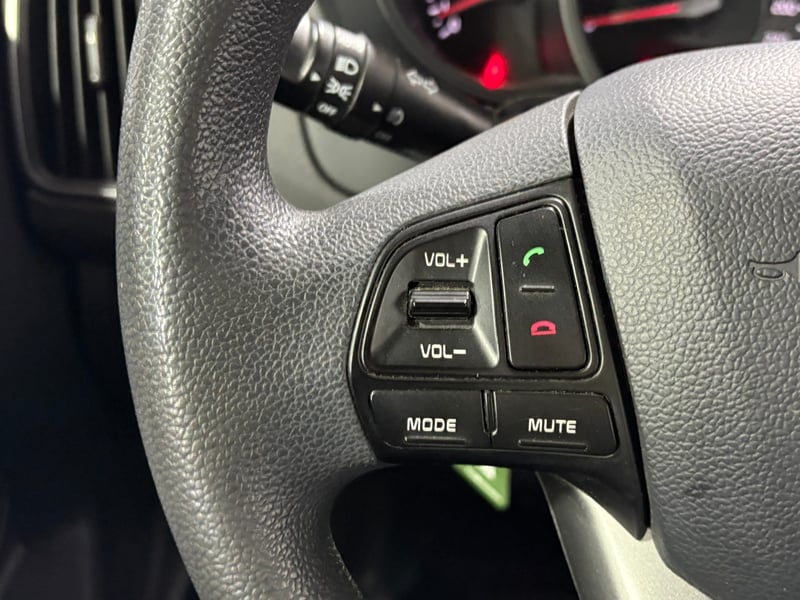 Kia RIO 5 2017 - Imagen 14 de 15