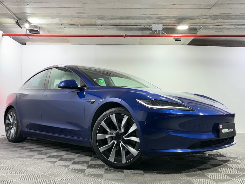 Tesla MODEL 3 2025