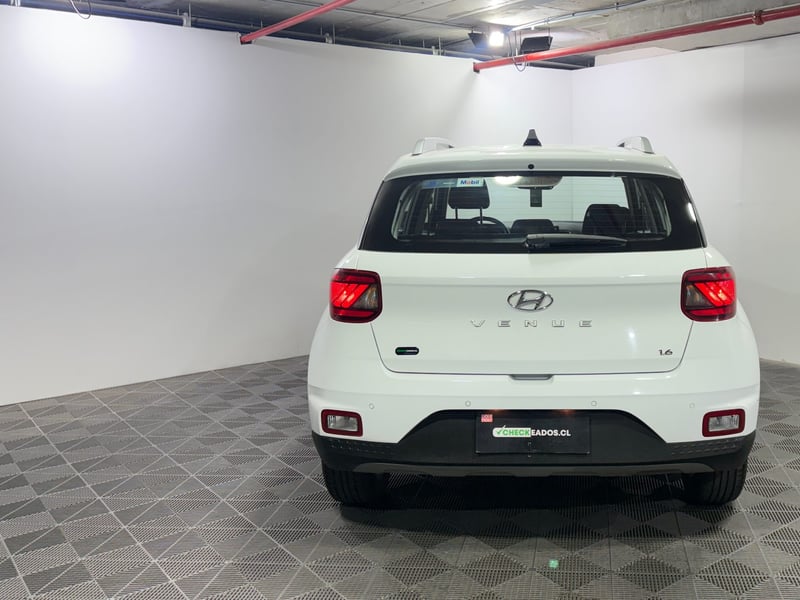Hyundai VENUE 2023 - Imagen 8 de 15