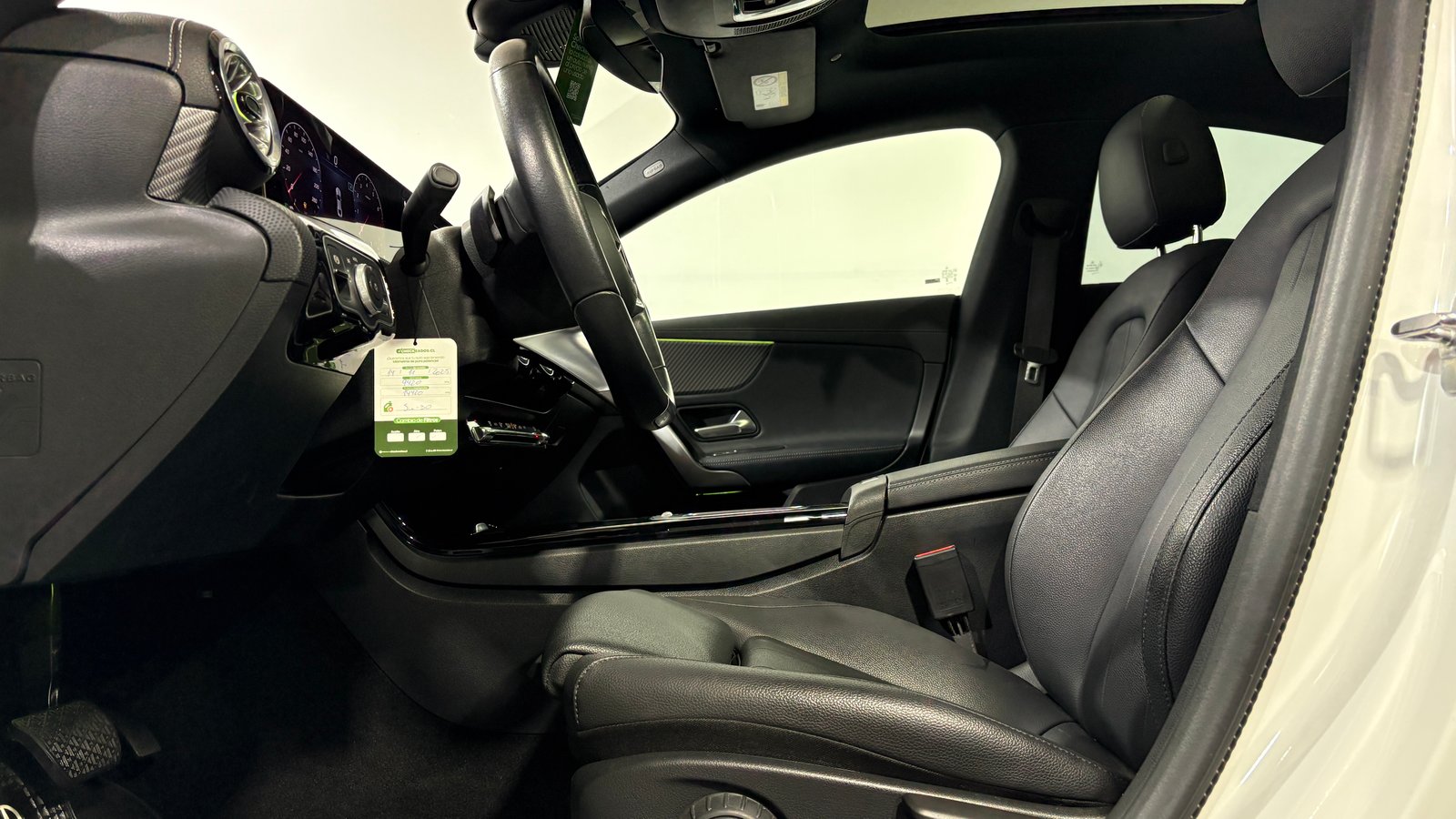 Mercedes-Benz CLA200 2025 - Imagen 10 de 15