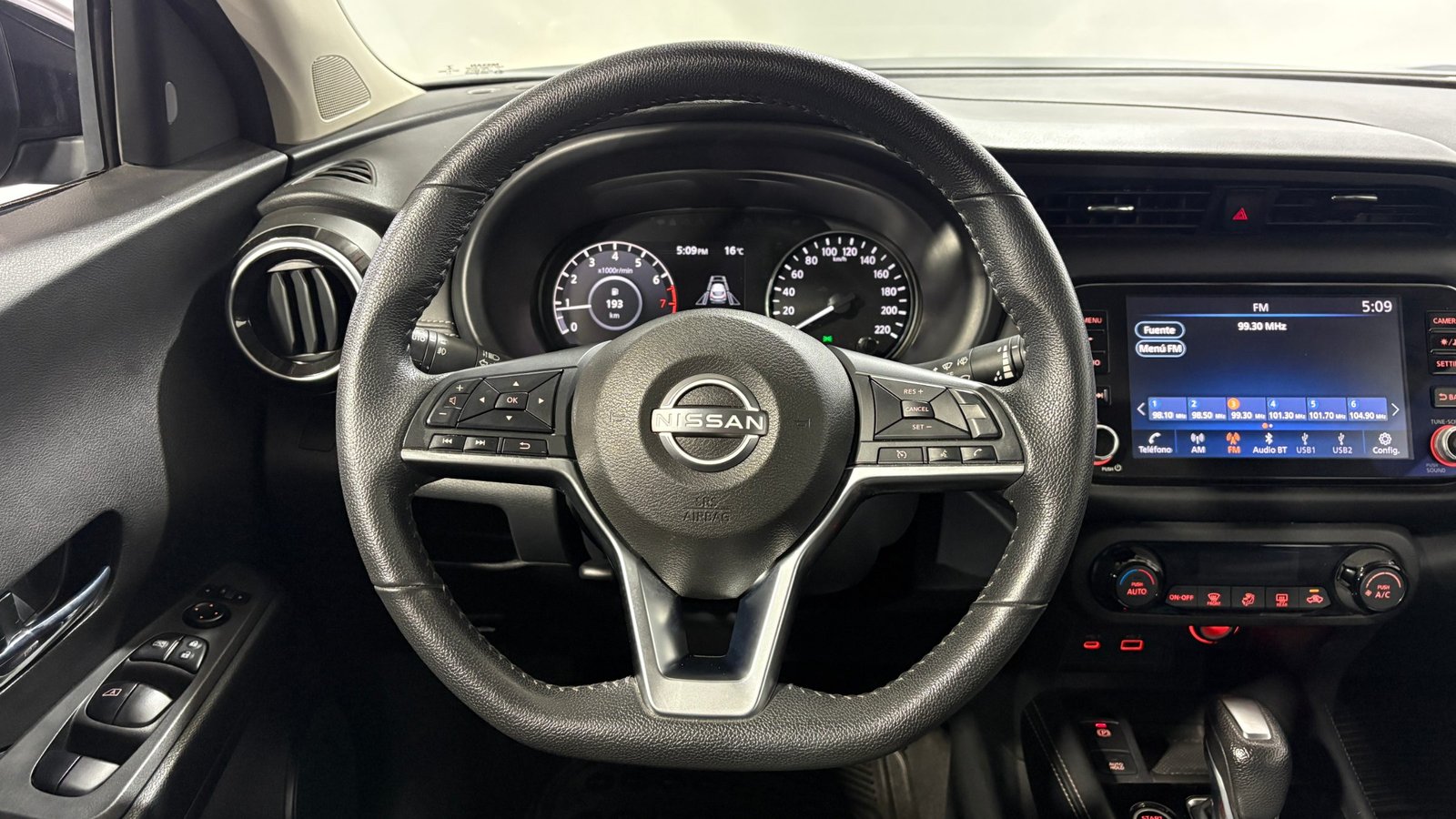 Nissan KICKS 2023 - Imagen 13 de 15