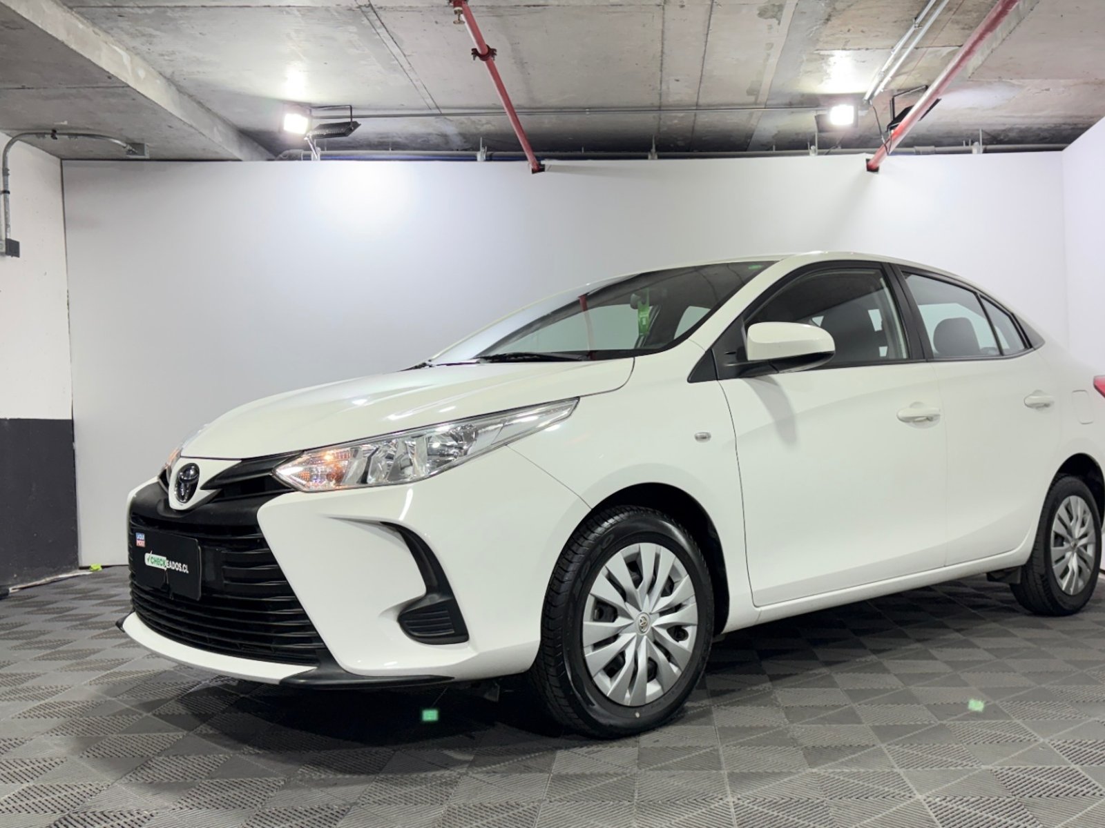 Toyota YARIS 2022 - Foto 3 de 15