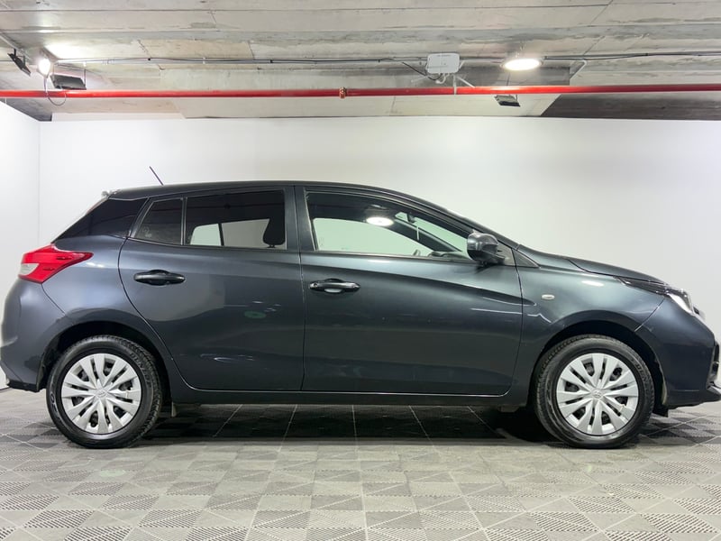 Toyota YARIS 2024 - Imagen 6 de 15