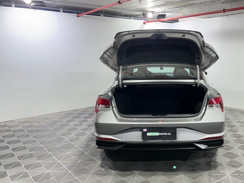 Hyundai ELANTRA 2024 - Imagen 9 de 15