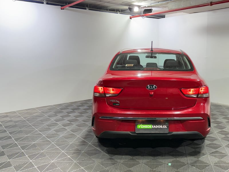 Kia RIO 4 2022 - Imagen 8 de 15