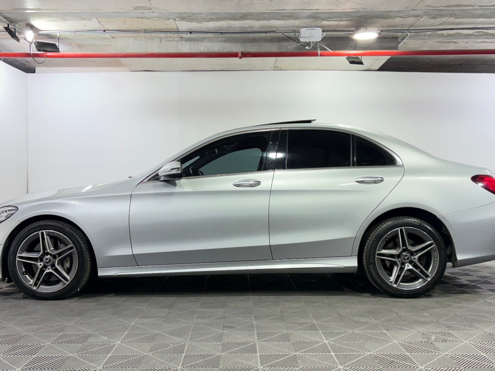 Mercedes-Benz C300 2019 - Foto 4 de 15