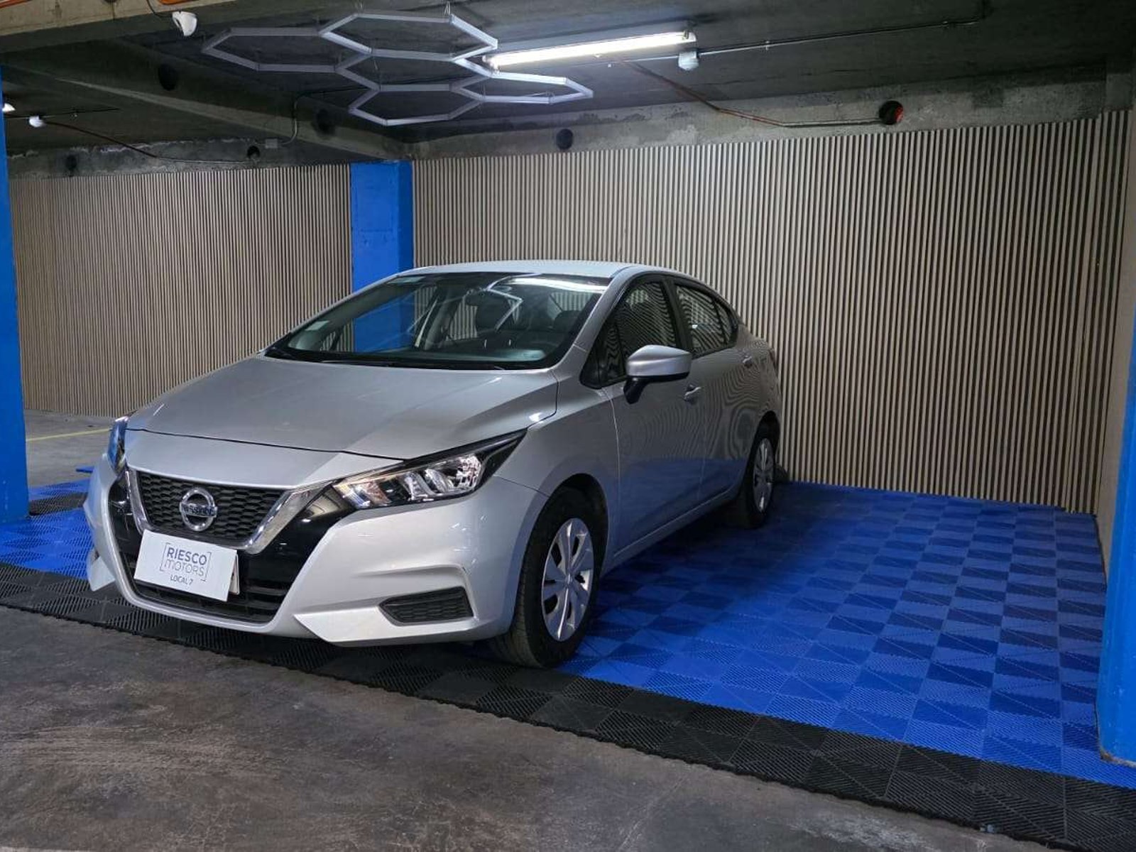 Nissan VERSA 2022 - Foto 2 de 13