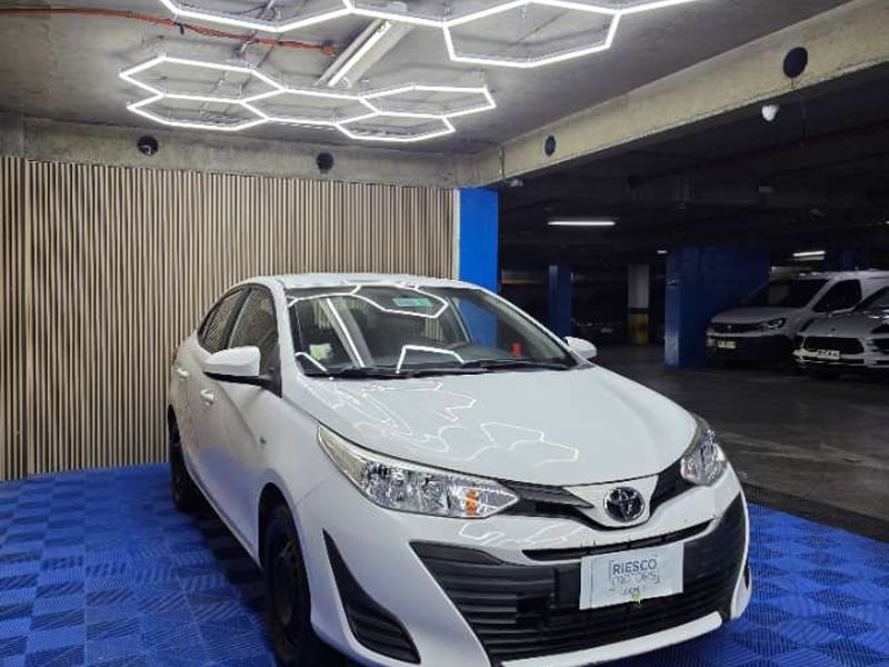 Toyota NEW YARIS 2018 - Imagen 3 de 15