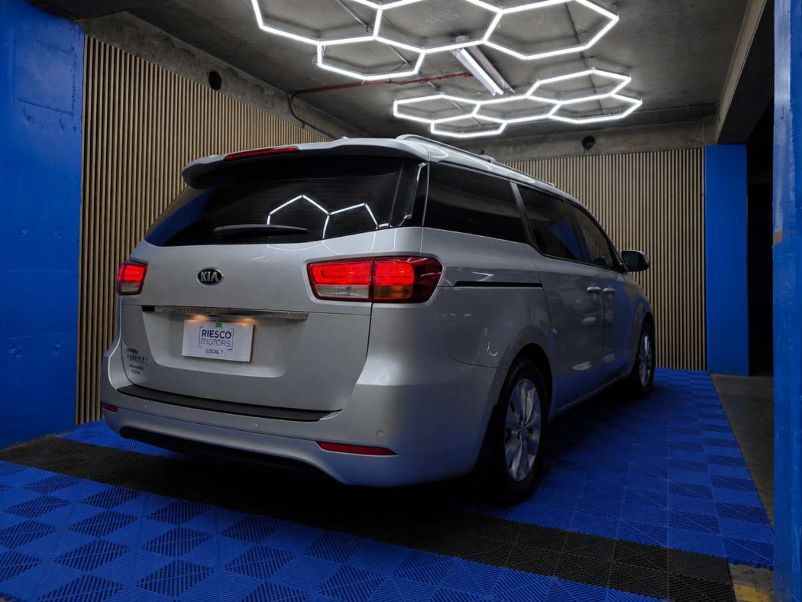 Kia Grand Carnival 2018 - Imagen 5 de 19