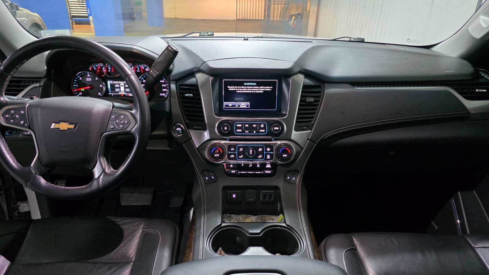 Chevrolet SUBURBAN LT 5.3 V8 4x4 2020 - Imagen 4 de 19