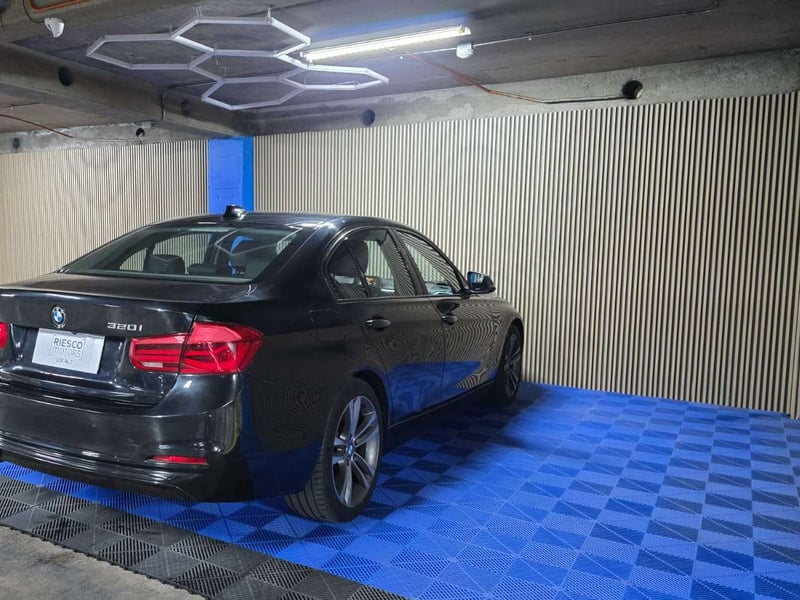 BMW 320I 2017 - Imagen 10 de 13