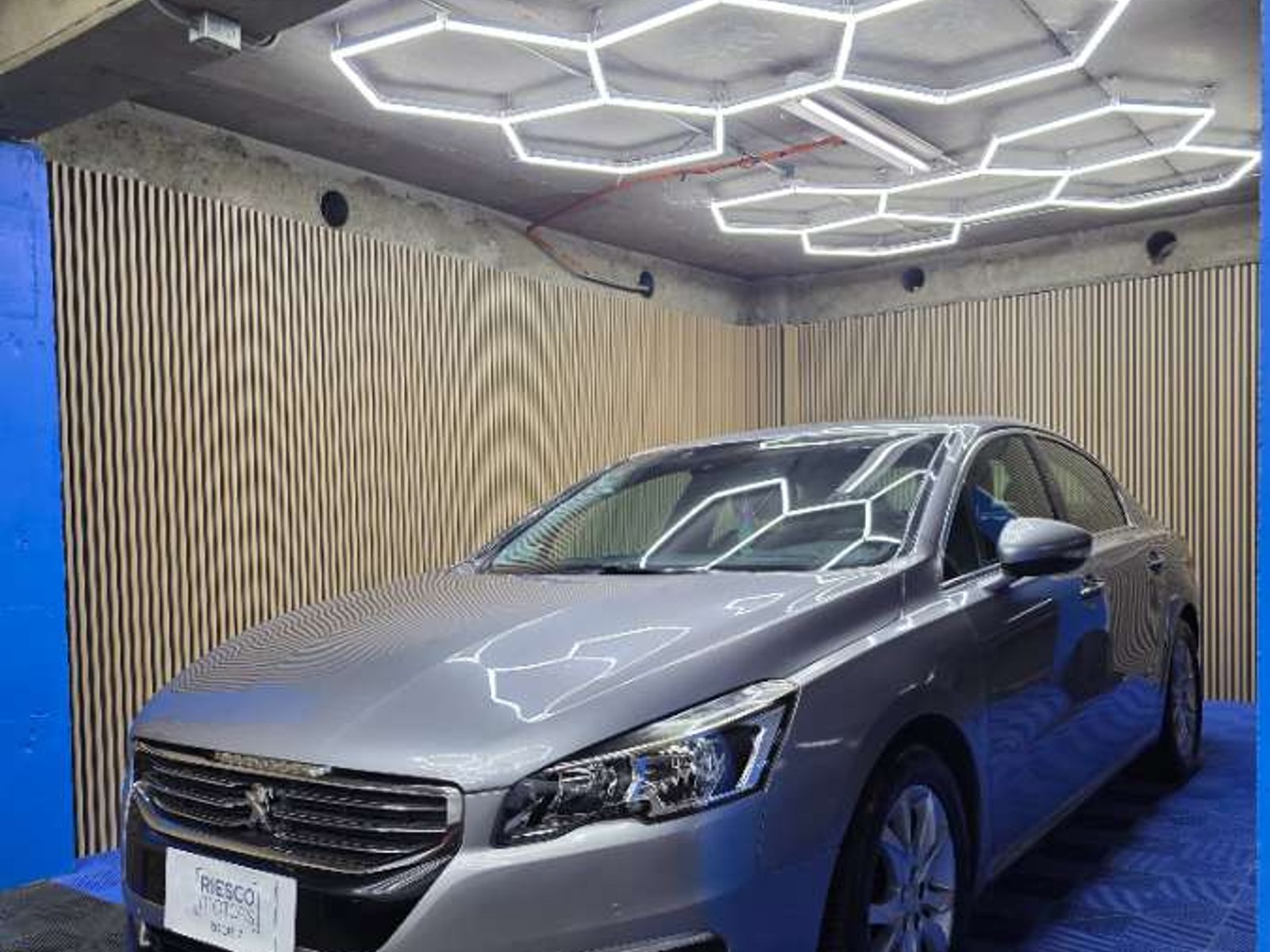 Peugeot 508 Allure 2.0 2017 - Foto 4 de 17