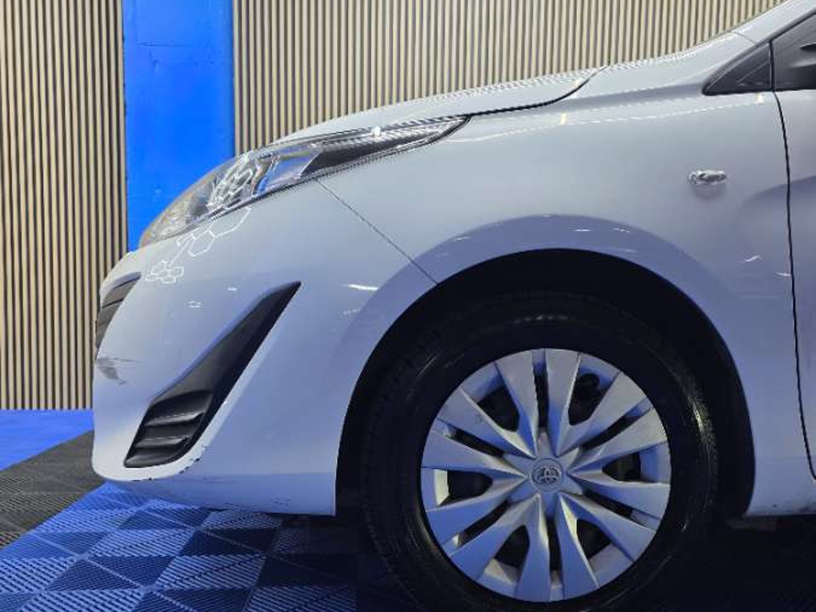 Toyota NEW YARIS 2018 - Foto 4 de 15
