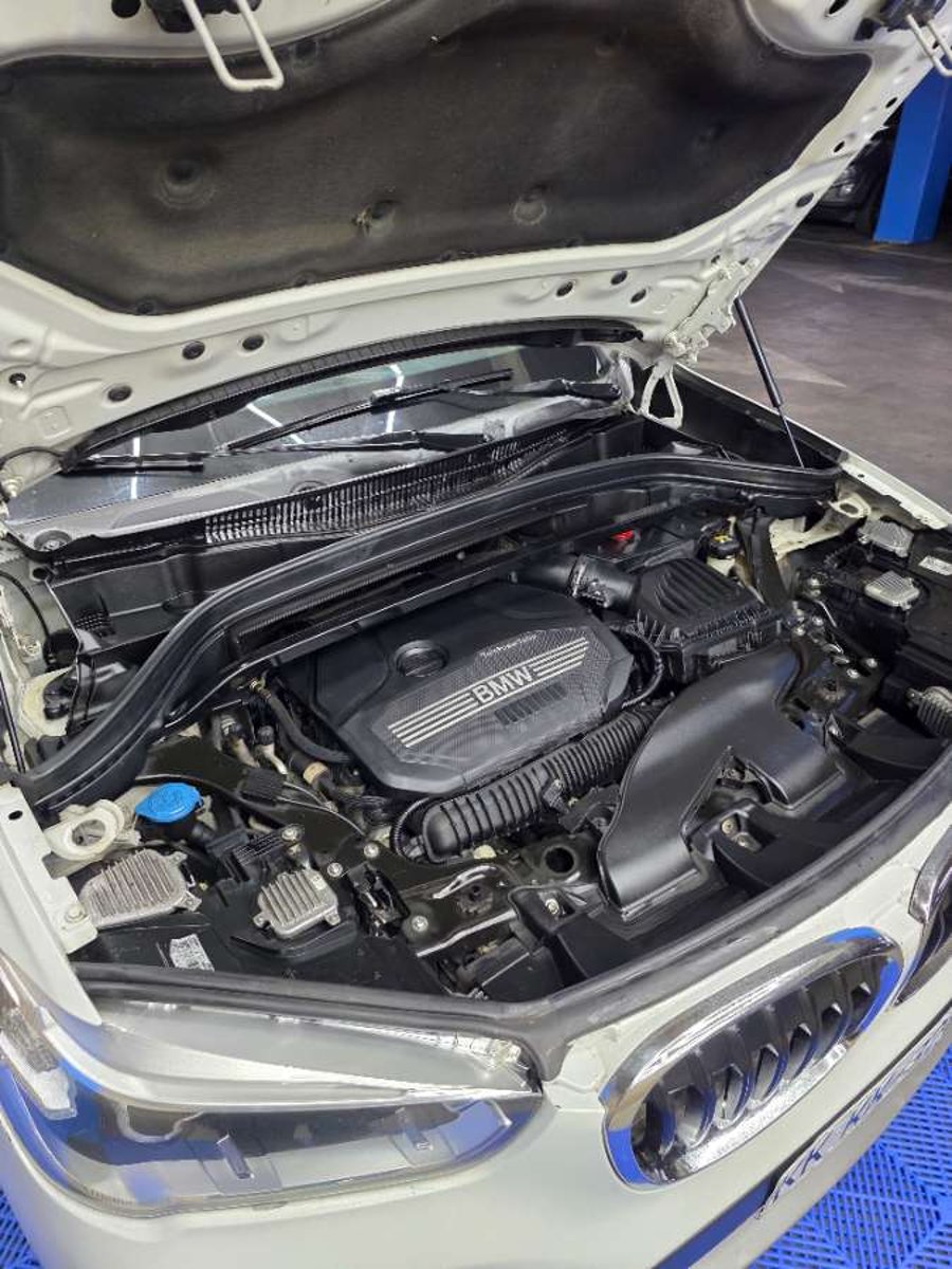 BMW X1 2.0 URBAN MILLENIAL S-DRIVE 20I 4X2 AT 5P 2018 - Imagen 16 de 18