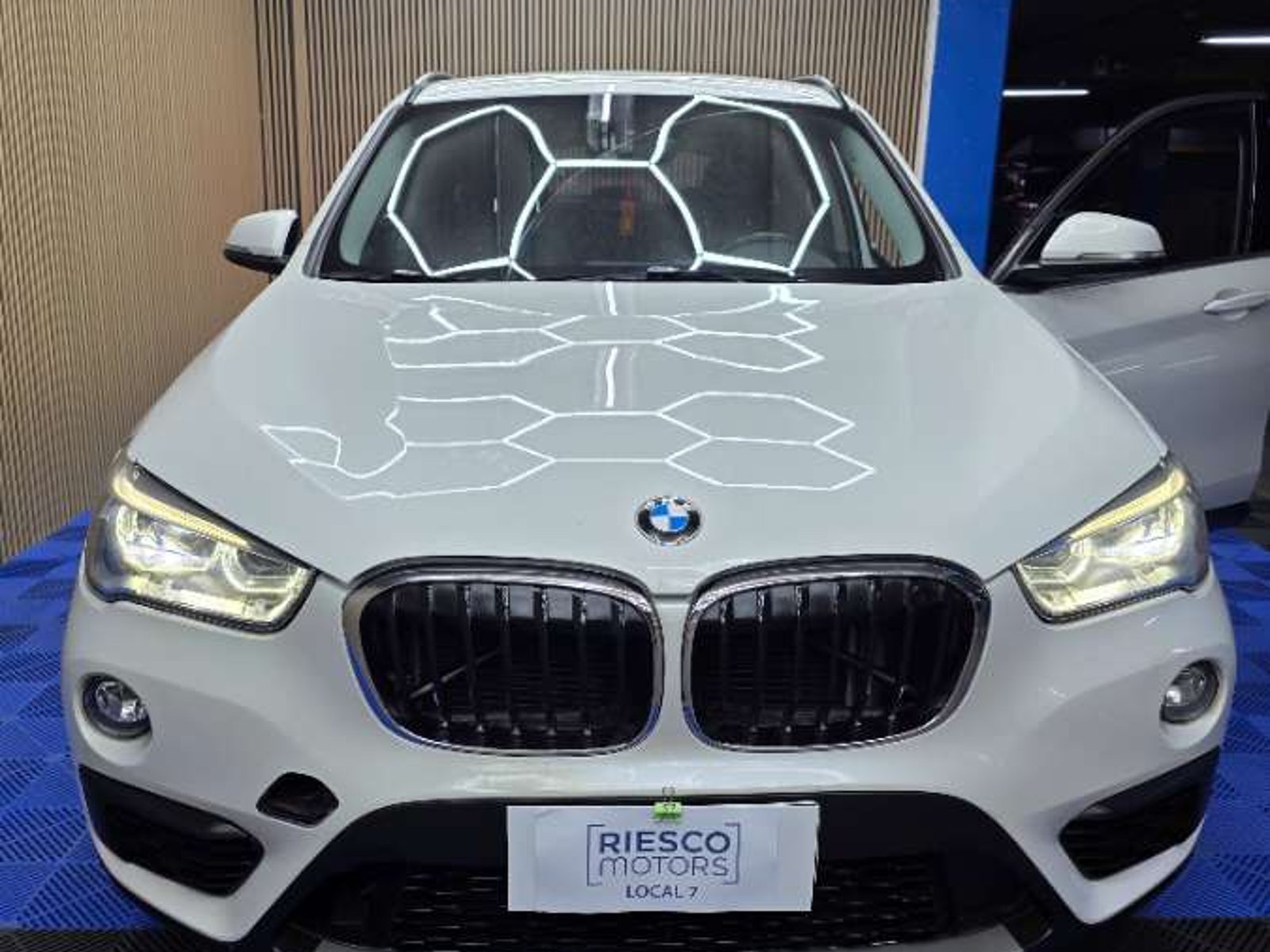 BMW X1 2.0 URBAN MILLENIAL S-DRIVE 20I 4X2 AT 5P 2018 - Foto 2 de 18
