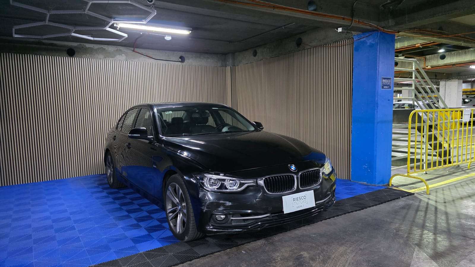BMW 320I 2017 - Foto 4 de 13