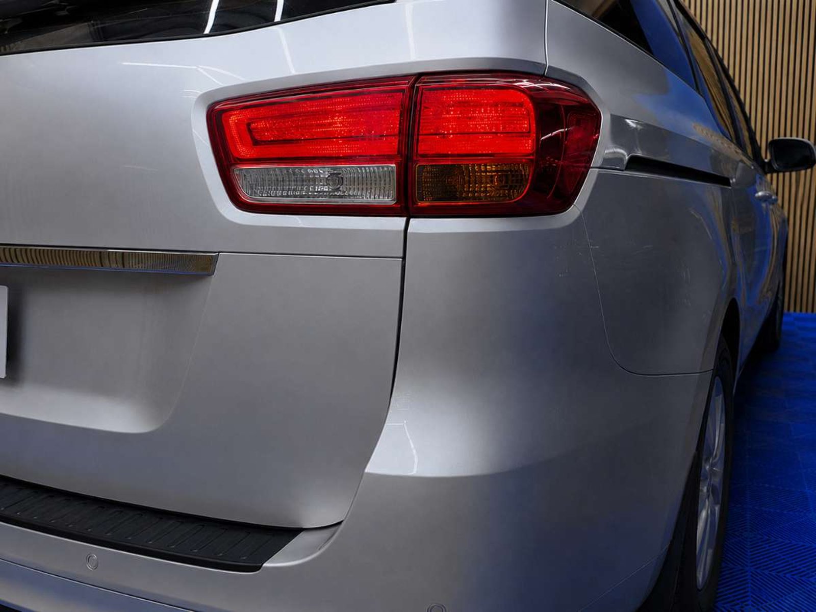 Kia Grand Carnival 2018 - Imagen 8 de 19