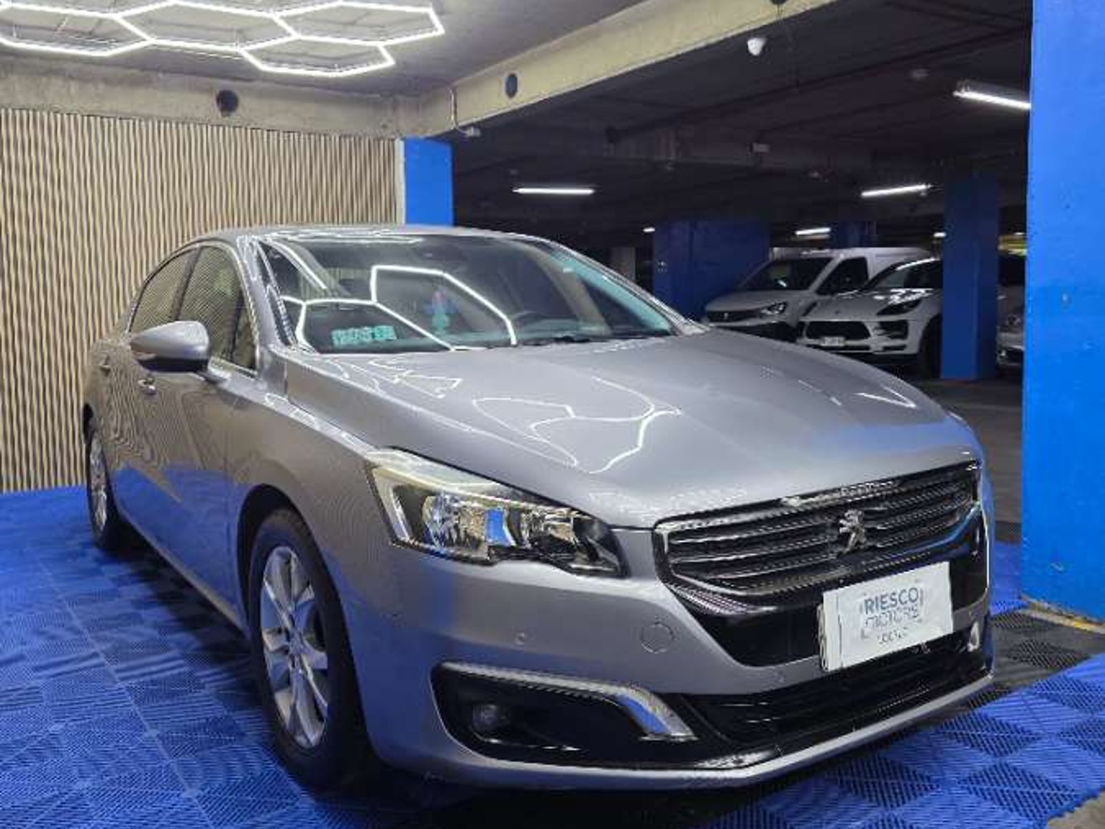 Peugeot 508 Allure 2.0 2017 - Foto 2 de 17