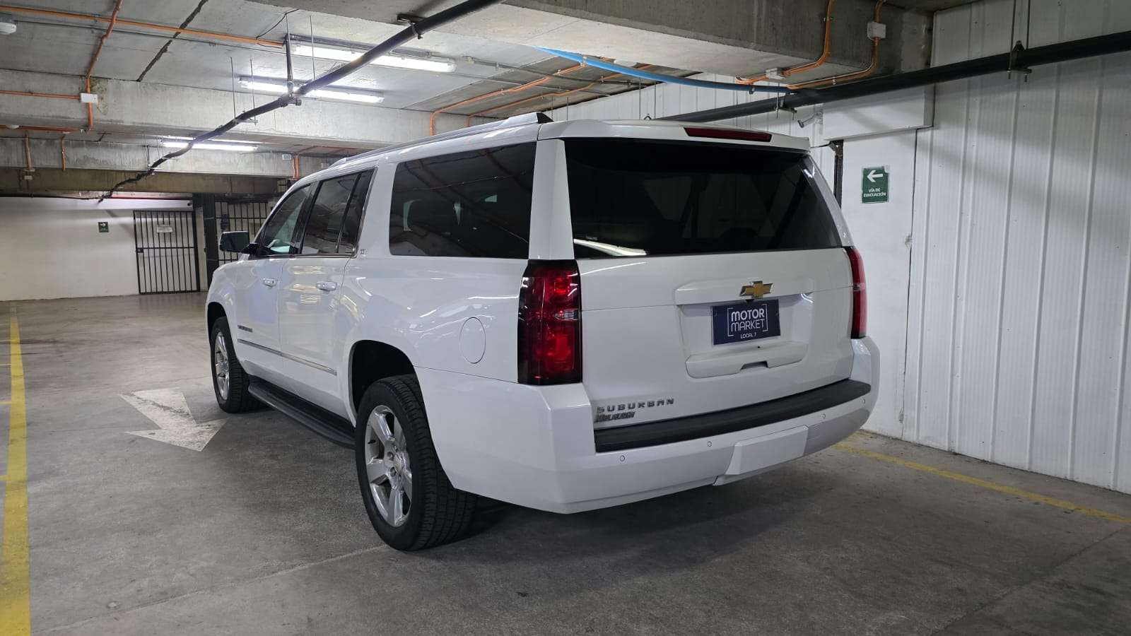 Chevrolet SUBURBAN LT 5.3 V8 4x4 2020 - Imagen 16 de 19