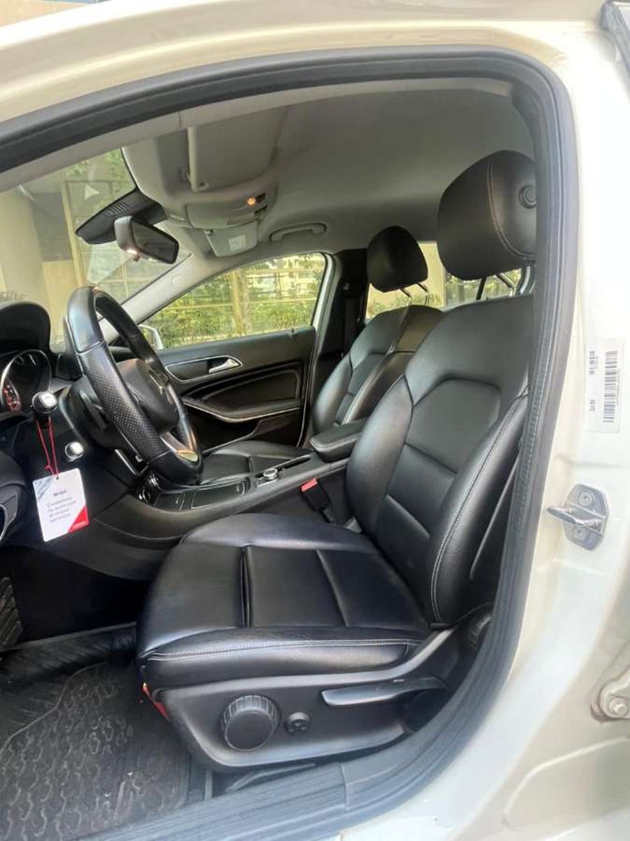 Mercedes-Benz GLA 200 2021 - Imagen 10 de 19