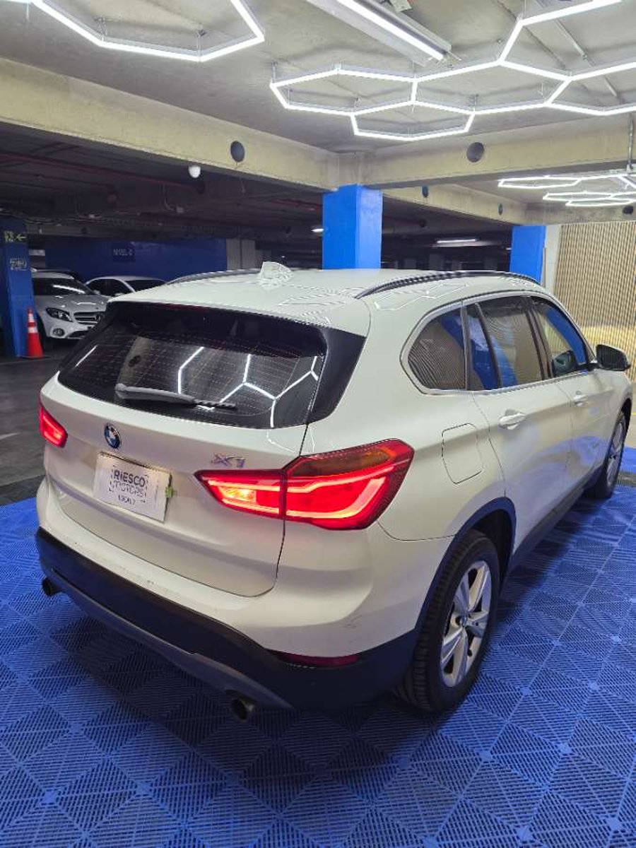 BMW X1 2.0 URBAN MILLENIAL S-DRIVE 20I 4X2 AT 5P 2018 - Imagen 4 de 18