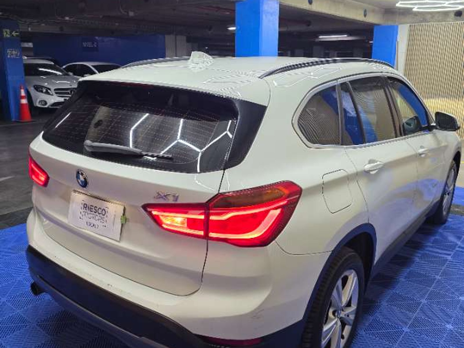 BMW X1 2.0 URBAN MILLENIAL S-DRIVE 20I 4X2 AT 5P 2018 - Foto 4 de 18