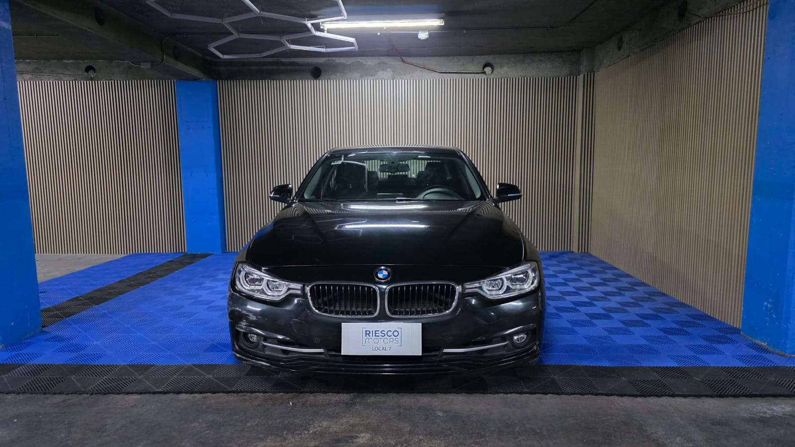 BMW 320I 2017 - Foto 3 de 13