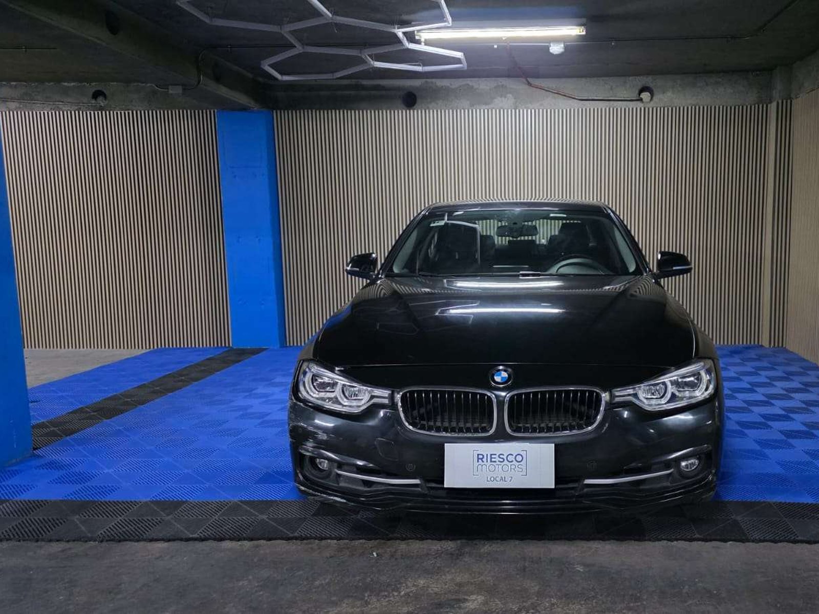 BMW 320I 2017 - Foto 3 de 13