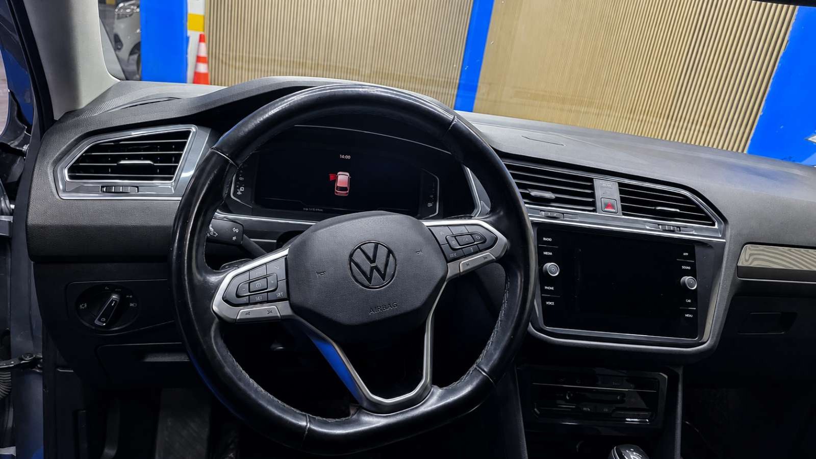 Volkswagen TIGUAN Comfortline 1.4 TSI 2023 - Imagen 8 de 13